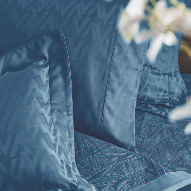 Valeron Valogo | Luxury Bedding