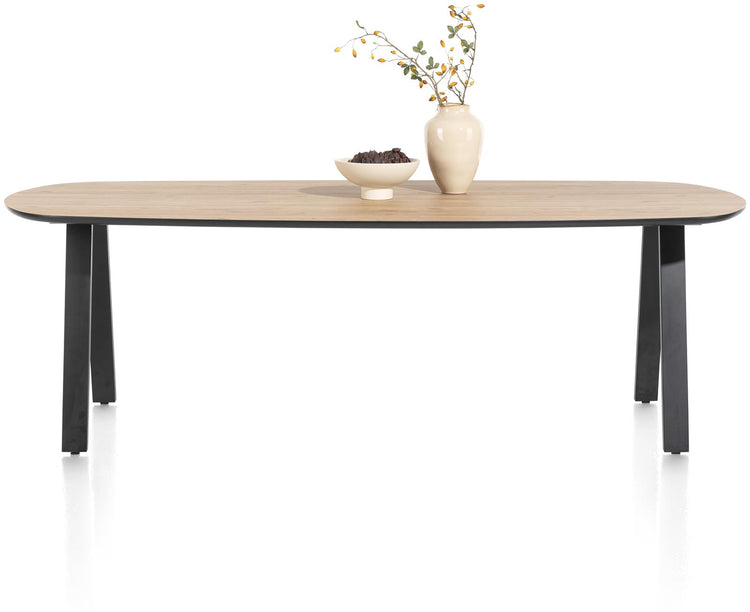 Kenia Dining Table