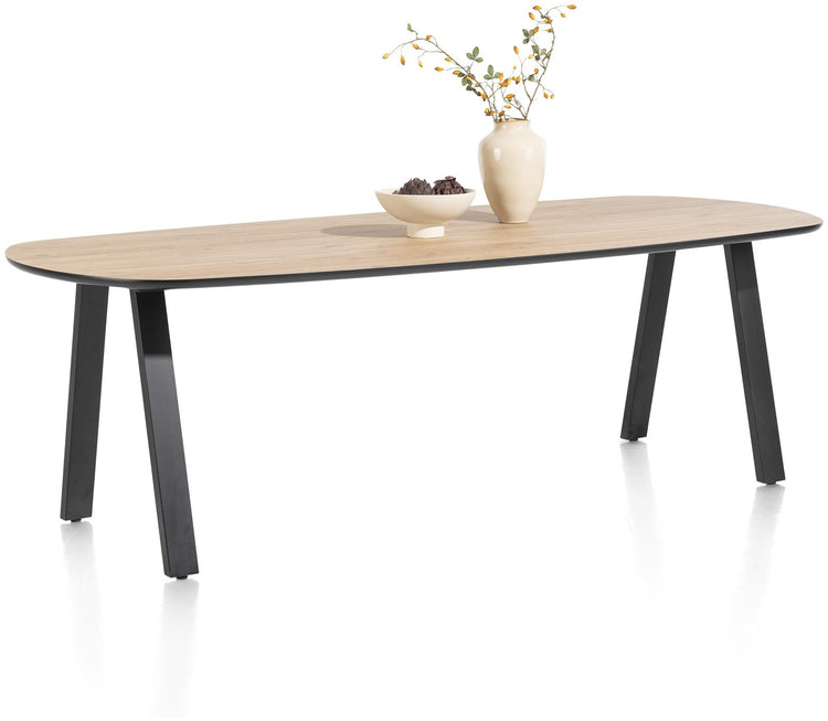 Kenia Dining Table